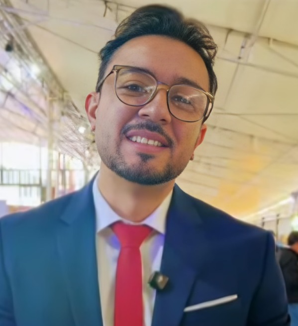 Darío Arcos, secretario.
