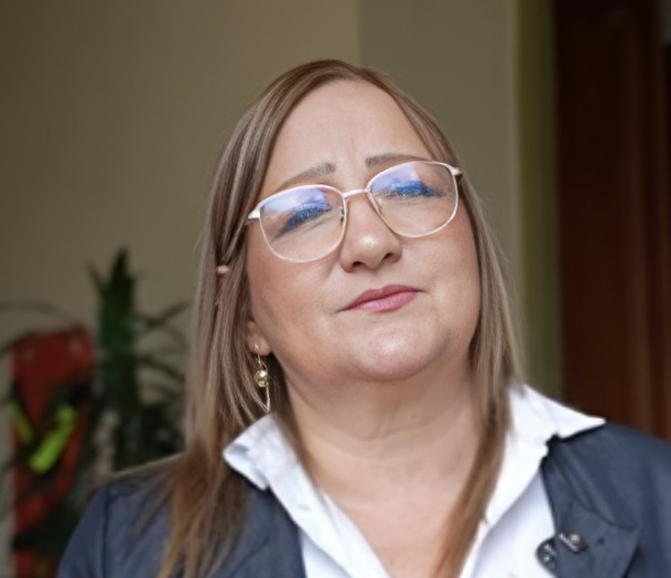 Liliana Montúfar, secretaria.