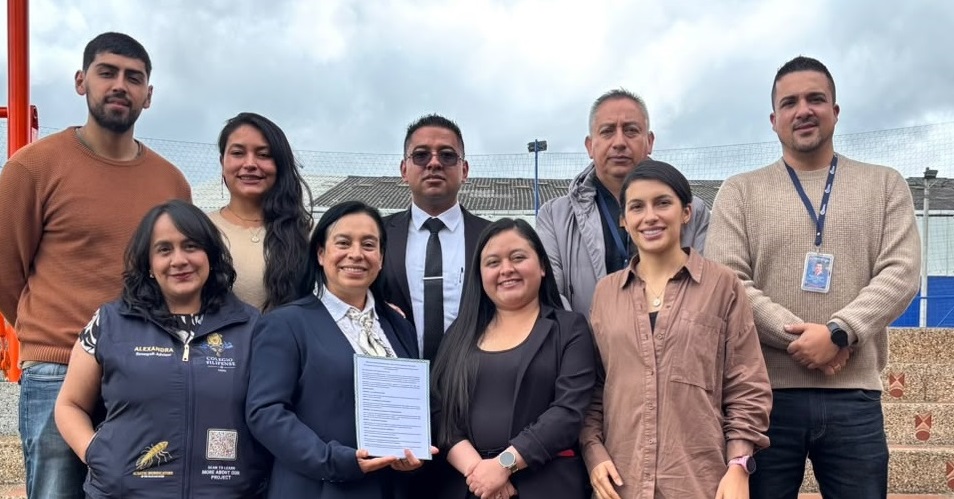 En la imagen aparecen Nicola Enríquez, Diana Burgos, Juan Benavides, Andrés Alvarado, Álvaro Chaves, Alexandra Villarreal, Luz Enith Galarza, Jenifer Ruiz y Daniela Castro, quienes participaron en la ‘Filiciencia’ 2026 del Colegio Filipense, desarrollada en Pasto.
