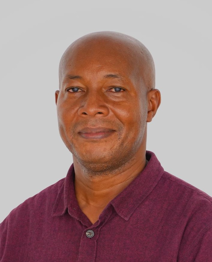Marco Castillo, secretario.