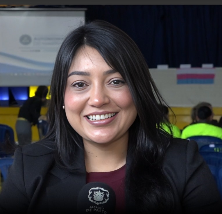Daniela Narváez, decana.