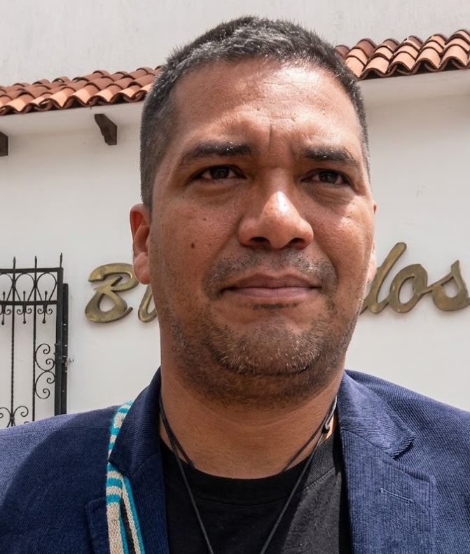 Ricardo Benavides, alcalde.